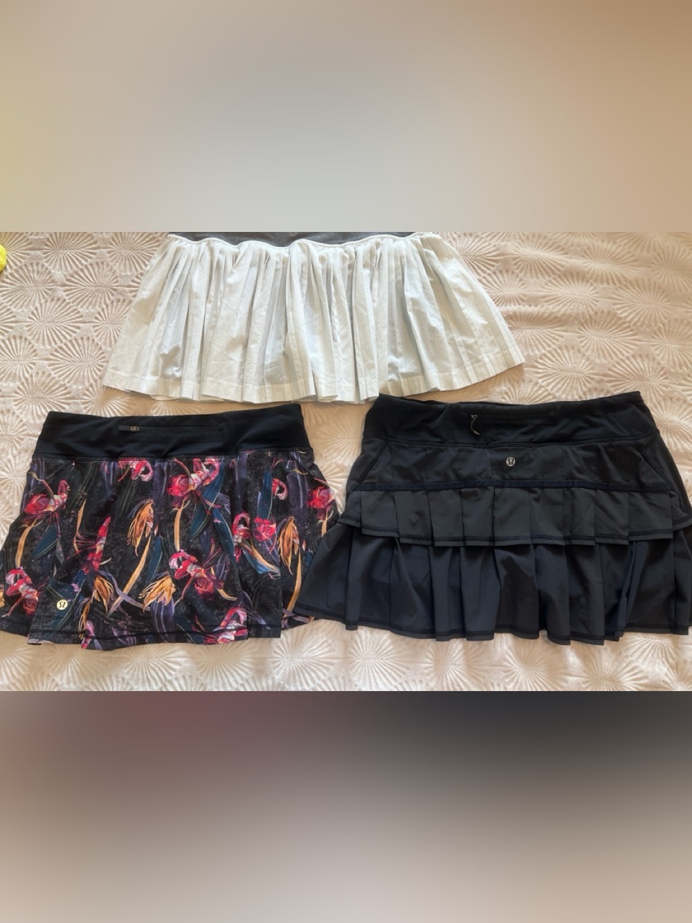 lululemon athletica lot of 3 Tiered Pleated Skorts  built in shorts sz.8 great